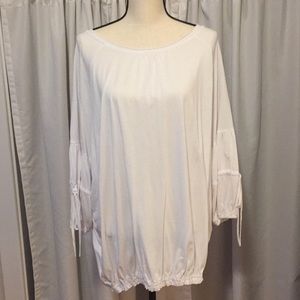Easel peasant top size medium